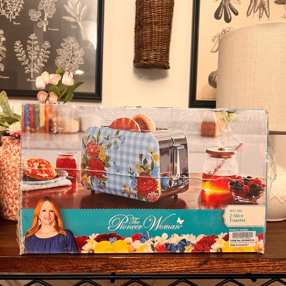 The Pioneer Woman Sweet Rose Toaster - Picture 1 of 4